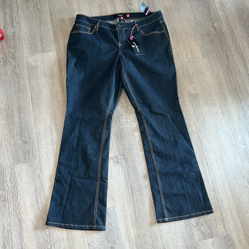 Torrid slim bootcut dark wash denim jeans NWT size 18 with stretch